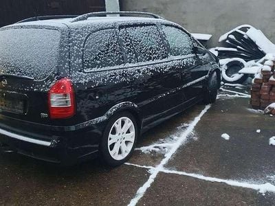 Schwarz Gebraucht 2005 Opel Zafira OPC Van / Kleinbus | 2.600 € (Etwas zu teuer)