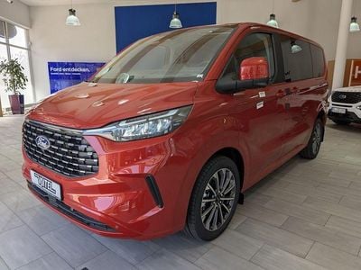 Neu Ford Tourneo Titanium 150 PS (110 kW) 2025 Rot Van / Kleinbus