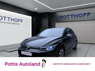 Gebraucht VW Golf VIII Active 150 PS (110 kW) 2023 Deep black perleffekt Limousine