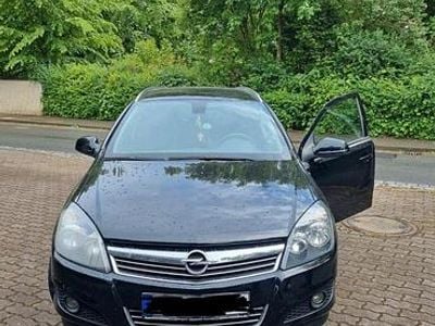 Gebraucht Opel Astra 90 PS (66 kW) 2010 Schwarz Kombi