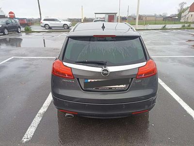 Grau Gebraucht 2009 Opel Insignia Cosmo Kombi | 2.800 € (Etwas zu teuer)