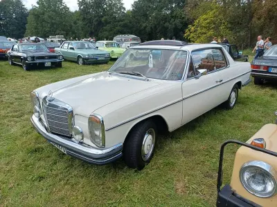 Używany Mercedes W114 150 KM (110 kW) 1970 Biały Coupe
