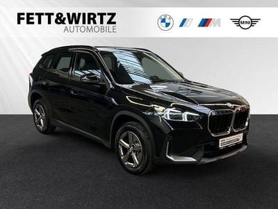 Saphirschwarz metallic Gebraucht 2024 BMW X1 Shadowline SUV | 33.390 € (Superpreis)