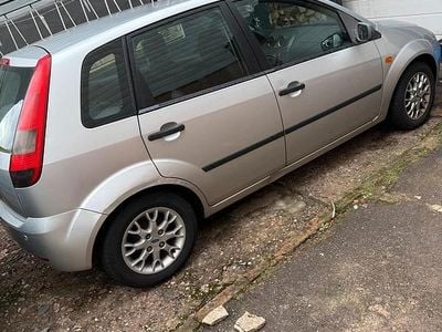 Gebraucht Ford Fiesta 80 PS (58 kW) 2003 Silber Kleinwagen