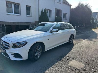 Gebraucht Mercedes E300 AMG line 306 PS (225 kW) 2020 Weiß Limousine