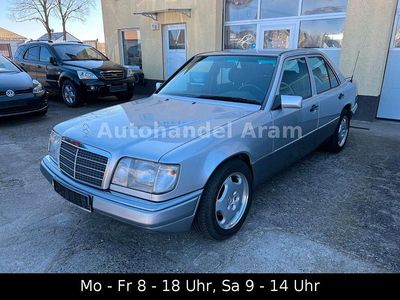 Silber Gebraucht 1993 Mercedes E200 Limousine | 4.200 €