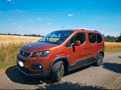 Gebraucht Peugeot Rifter Allure 110 PS (80 kW) 2019 Braun Van / Kleinbus