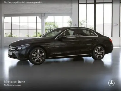 Gebraucht Mercedes C220 Avantgarde 194 PS (142 kW) 2021 Schwarz Limousine