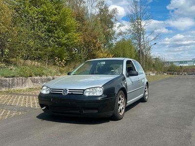 Usata VW Golf IV 116 CV (85 kW) 2002 Argento Utilitaria