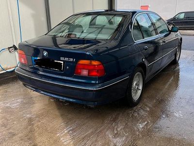 Gebraucht BMW 523 170 PS (125 kW) 1998 Blau Limousine