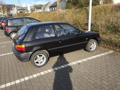 Gebraucht Toyota Starlet XLi 75 PS (55 kW) 1993 Schwarz Kleinwagen