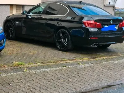 Gebraucht BMW 520 190 PS (139 kW) 2015 Schwarz Limousine