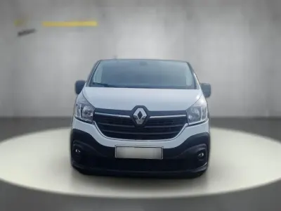 Używany Renault Trafic 120 KM (88 kW) 2021 Biały Minivan