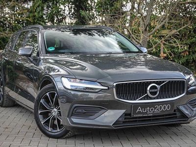Gebraucht Volvo V60 Momentum 163 PS (119 kW) 2022 Grau Kombi