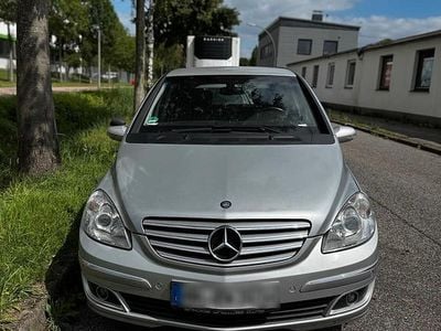 Mercedes B200