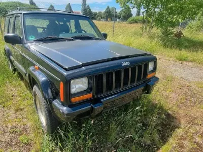 Gebraucht Jeep Cherokee 184 PS (135 kW) 1999 Schwarz SUV