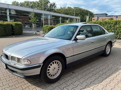 BMW 728