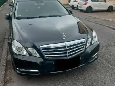 Gebraucht Mercedes E220 170 PS (125 kW) 2012 Schwarz Limousine