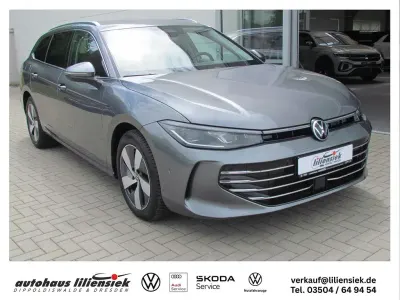 Gebraucht VW Passat Elegance 150 PS (110 kW) 2025 Grau Kombi