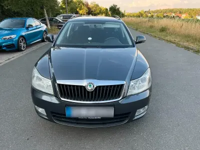 Gebraucht Skoda Octavia 105 PS (77 kW) 2012 Grau Kombi