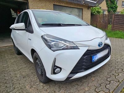 gebraucht Toyota Yaris 1,5-l-VVT-i Hybrid CVT Team Deutschlan...