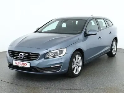Gebraucht Volvo V60 R-Design 150 PS (110 kW) 2018 Blau Kombi