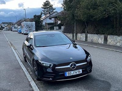 Schwarz Gebraucht 2019 Mercedes A200 AMG line Limousine | 22.999 € (Fairer Preis)