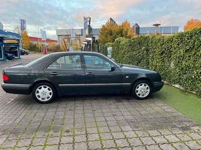 Mercedes E320