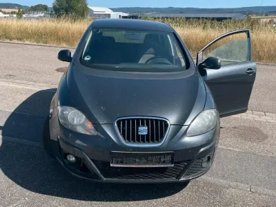 Gebraucht Seat Altea 104 PS (76 kW) 2011 Schwarz Limousine
