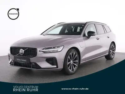 Gebraucht Volvo V60 Plus 349 PS (256 kW) 2025 Aurora silver / metallic Kombi