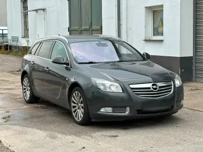 Gebraucht Opel Insignia 160 PS (117 kW) 2013 Grau Kombi