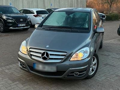 Gebraucht Mercedes B160 90 PS (66 kW) 2010 Grau Van / Kleinbus