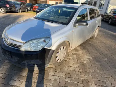 Second-hand Opel Astra Basis 110 CP (80 kW) 2008 Argintiu Break