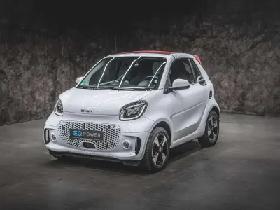 Begagnad Smart ForTwo Electric Drive Passion Exclusive 60 kW (82 HK) 2024 Vit Cab