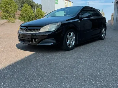 Gebraucht Opel Astra GTC 90 PS (66 kW) 2008 Schwarz Coupé