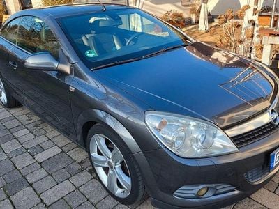 Grau Gebraucht 2010 Opel Astra Cabriolet Cosmo Cabrio | 3.850 € (Fairer Preis)