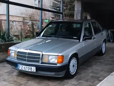 Gebraucht Mercedes 190 94 PS (69 kW) 1989 Silber Limousine