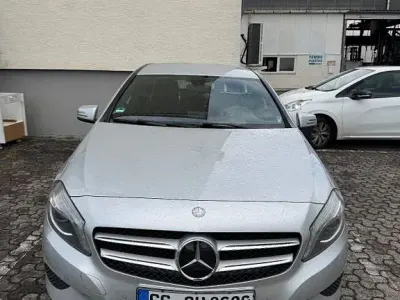 Gebraucht Mercedes A200 156 PS (114 kW) 2014 Silber Kleinwagen