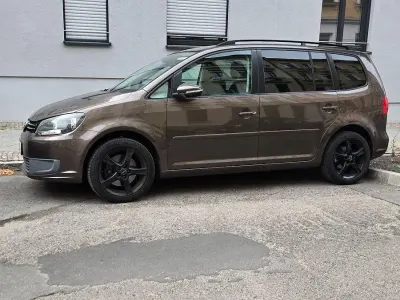 Gebraucht VW Touran 140 PS (102 kW) 2010 Braun Van / Kleinbus