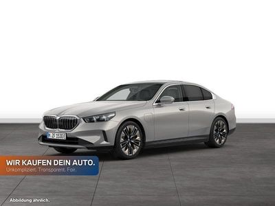 Gebraucht BMW 550e Comfort Edition 489 PS (359 kW) 2024 Oxidgrau metallic Limousine