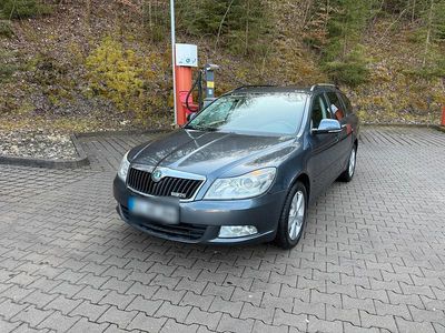 Gebraucht Skoda Octavia 122 PS (89 kW) 2010 Grau Kombi