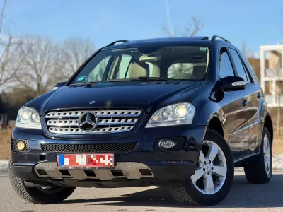Używany Mercedes ML500 306 KM (225 kW) 2006 Niebieski SUV