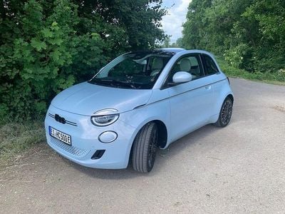 Gebraucht Fiat 500e La Prima 86 kW (118 PS) 2022 Blau Limousine