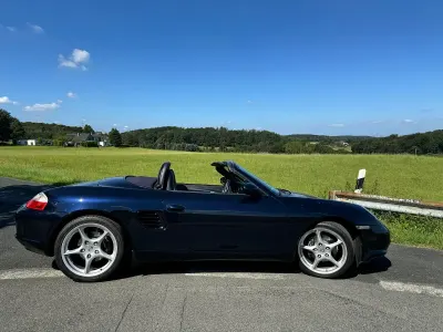 Begagnad Porsche Boxster 228 HK (167 kW) 2004 Blå Cab