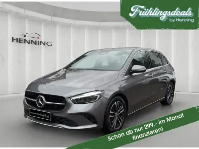 Używany Mercedes B200 Progressive 163 KM (119 kW) 2024 Szary Minivan