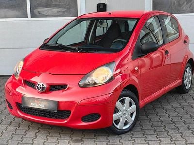 Gebraucht Toyota Aygo Basis 68 PS (50 kW) 2010 Rot Kleinwagen