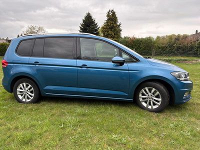 Gebraucht VW Touran Comfortline 110 PS (80 kW) 2016 Blau Van / Kleinbus