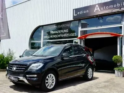 Gebraucht Mercedes ML350 258 PS (189 kW) 2012 Schwarz SUV