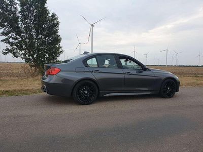 Grau Gebraucht 2012 BMW 320 Sport Line Limousine | 13.000 € (Etwas zu teuer)
