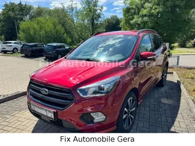 Gebraucht Ford Kuga ST-Line 179 PS (131 kW) 2019 Rot SUV